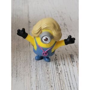 McDonald's 2019 minion mom peace sign dress‎ up toy figure